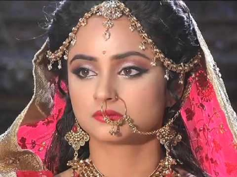 Madirakshi wears ancestral jewellery in 'Siya Ke Ram' | India Forums